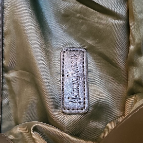 Neiman Marcus Olive Green Shopper Tote And Pouchette - Picture 4 of 8